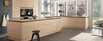 Cuisine grise et bois : le duo gagnant pour une pièce contemporaine