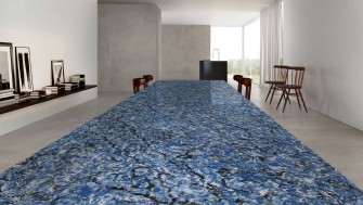 La légèreté d'un plan de travail bleu