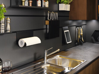 Meuble de cuisine avec freins de fermeture