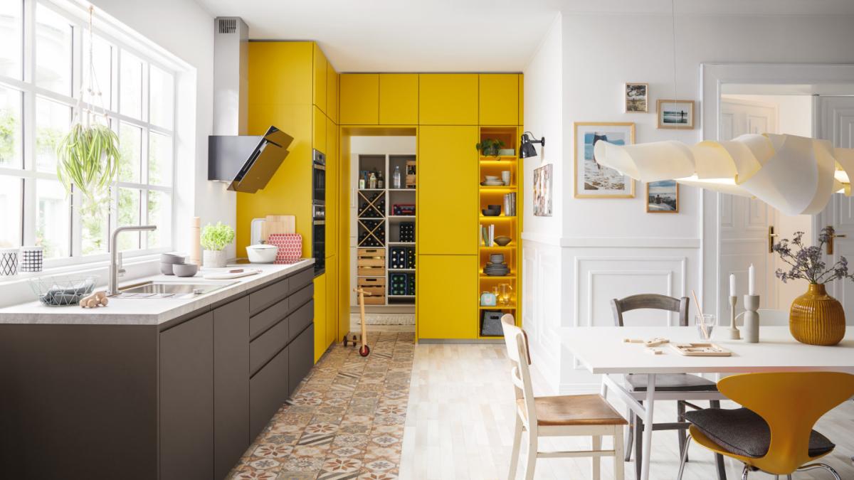 Cuisines 2 couleurs jaune et gris esthétique et chaleureuse