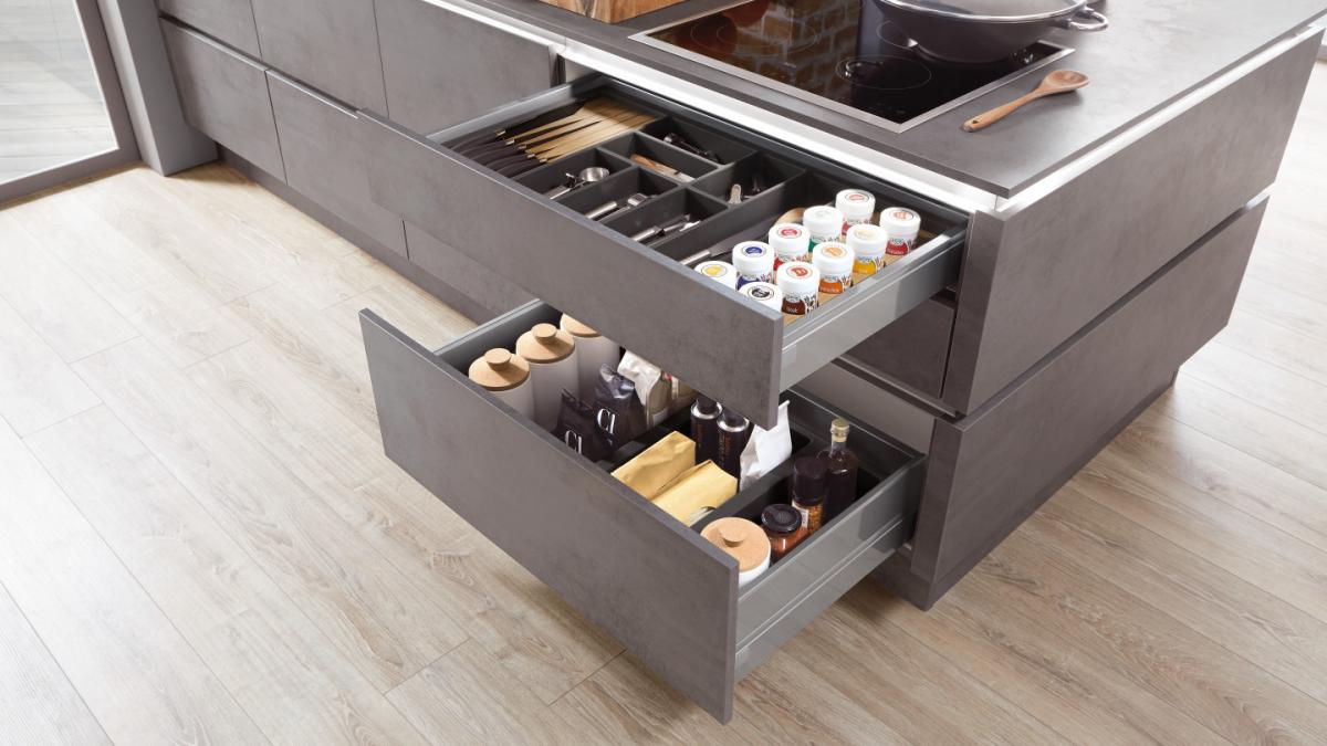 Meuble de rangement gris béton pour un rangement pratique et design