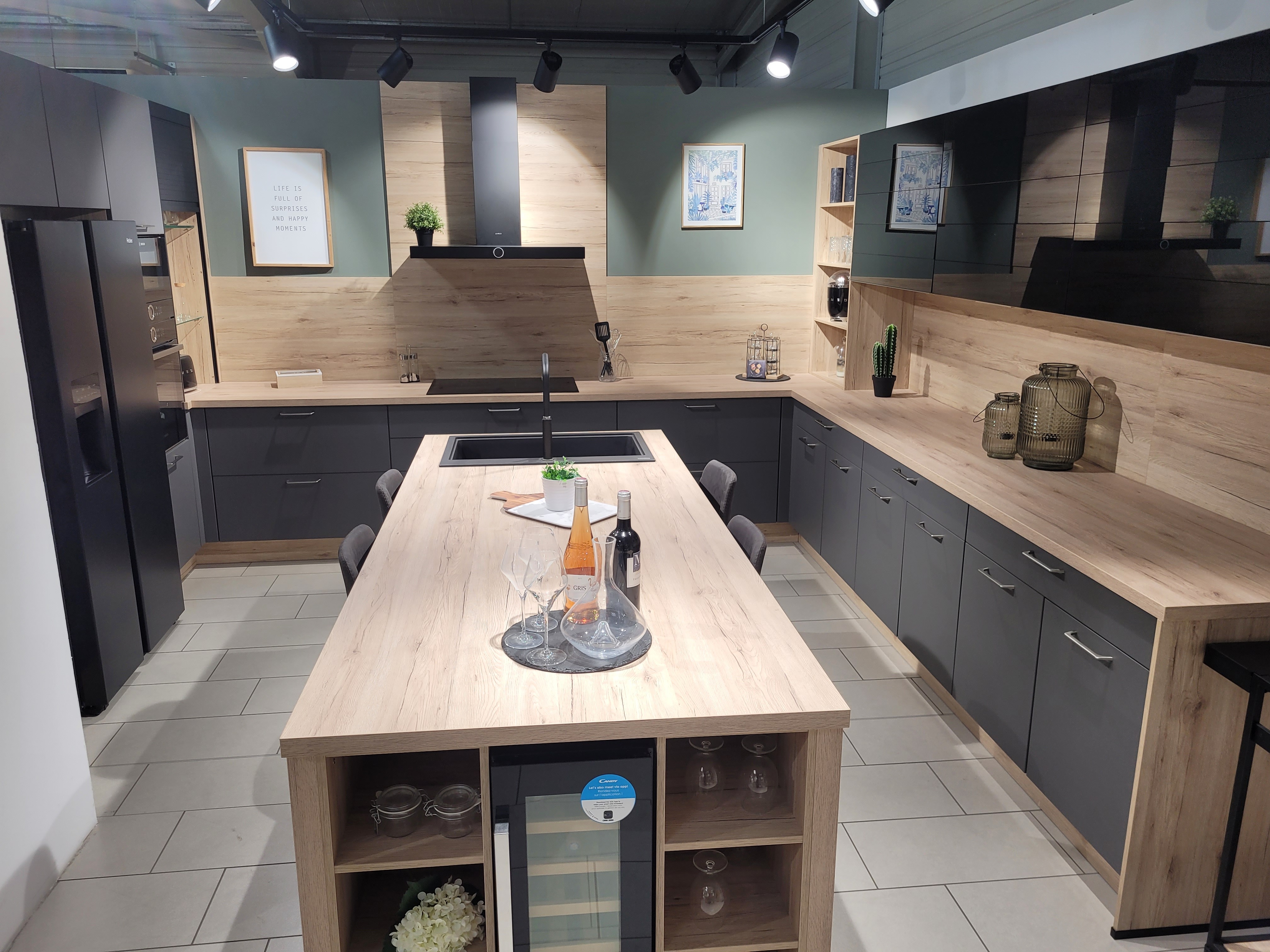store/castres/destocking/expo-grise.jpg