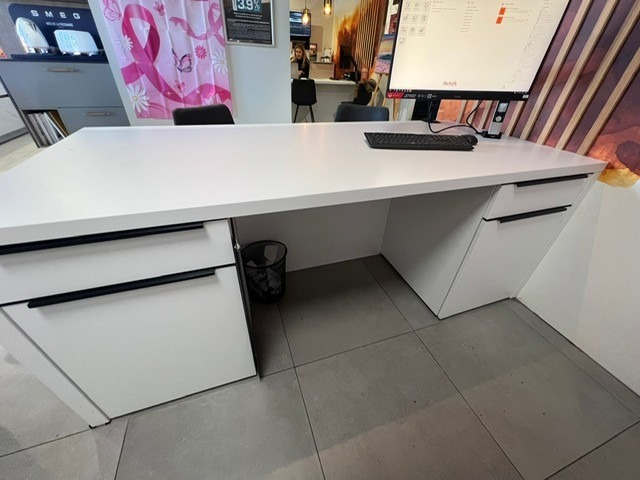 store/craponne/destocking/bureau-vendeur-4.jpg