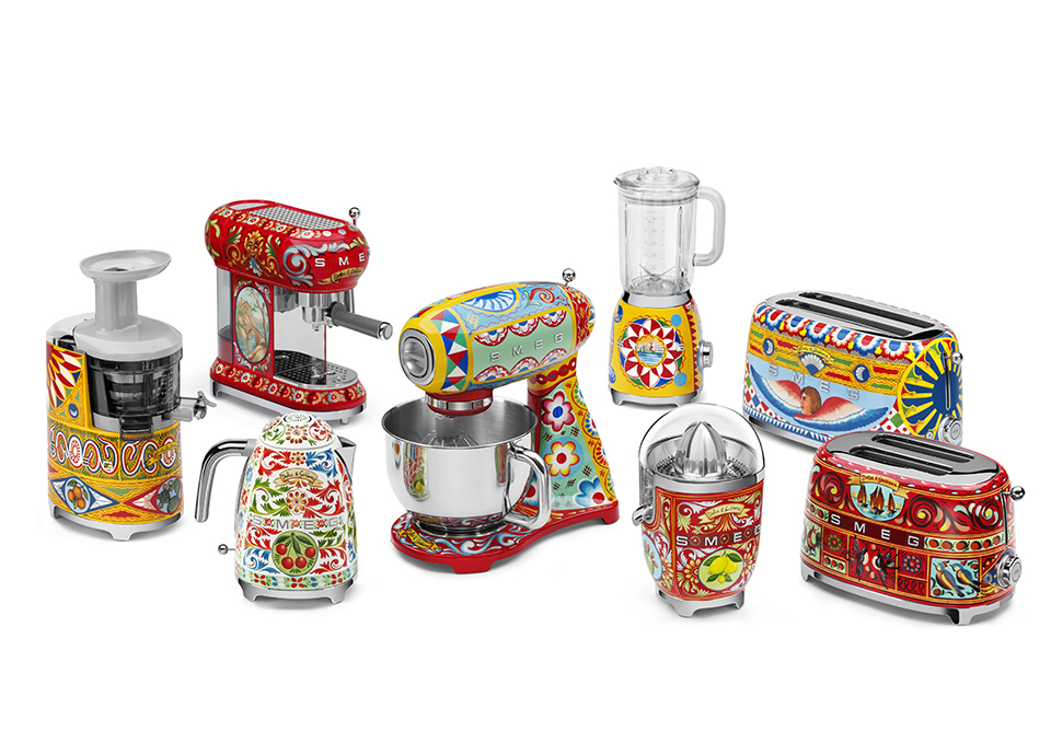 <p class="ql-align-justify">Esthétique années 50 :</p><p class="ql-align-justify">Des couleurs et des lignes rétro pour des icônes de style : les produits Smeg de la gamme Années 50 incarnent le glamour et les formes arrondies des années 1950 et sont désormais reconnus comme des objets cultes.</p>