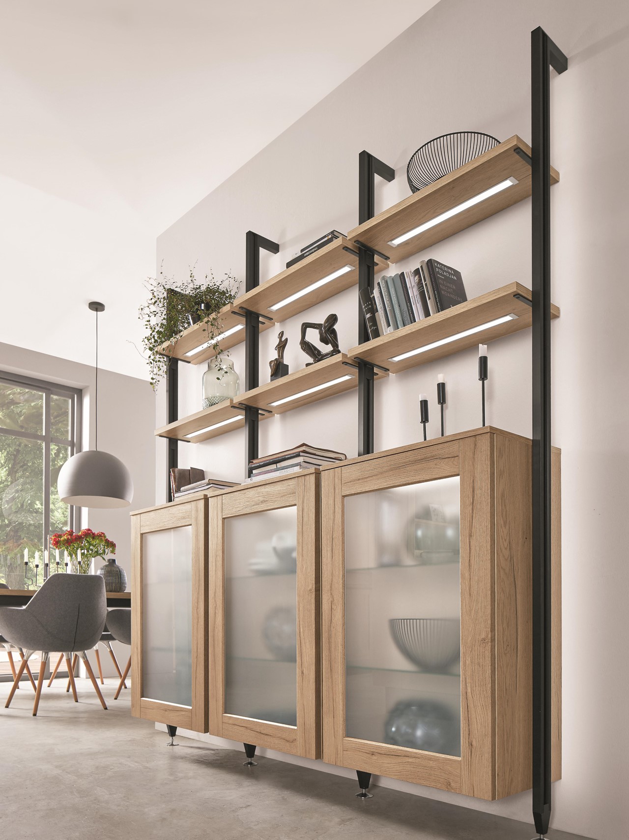 <p class="ql-align-justify"><strong>Look industriel</strong>. A la fois buffet et bibliothèque, ce meuble astucieux fait le lien entre votre cuisine et votre salon.</p>