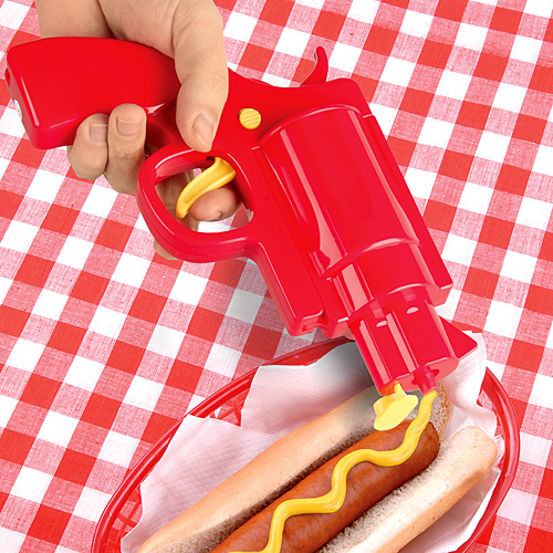 <p><a href="www.avantjetaisriche.com/pistolet-a-sauce/" rel="noopener noreferrer" target="_blank">Découvrez le pistolet à sauce</a> qui vous permettra de vous servir aussi rapidement qu’un coup de feu. Idéal pour dégainer le ketchup et la mayo !</p>