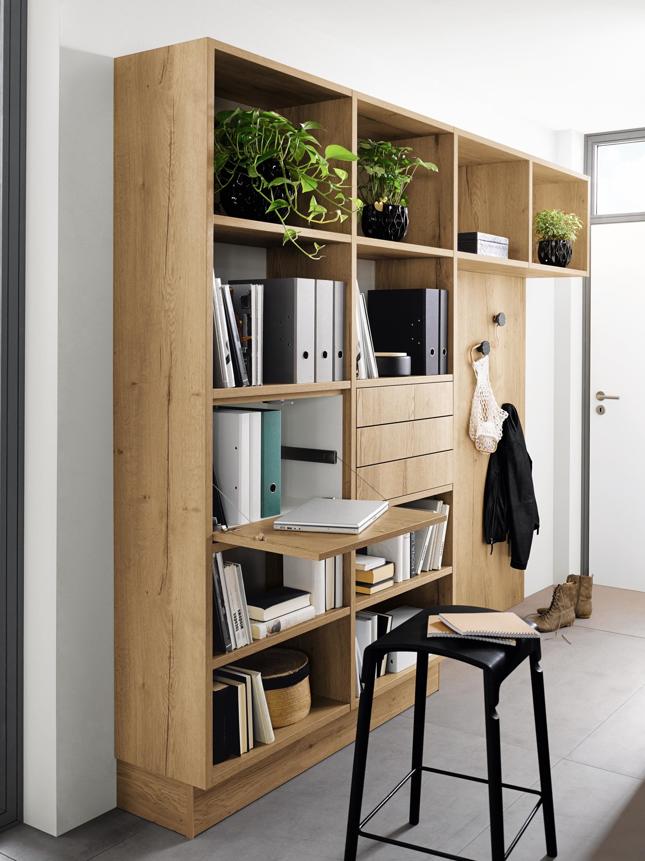 <p class="ql-align-justify">La liberté des <strong>meubles sur mesure</strong> vous permet d'imaginer un ensemble bureau-bibliothèque multifonctionnel !</p>